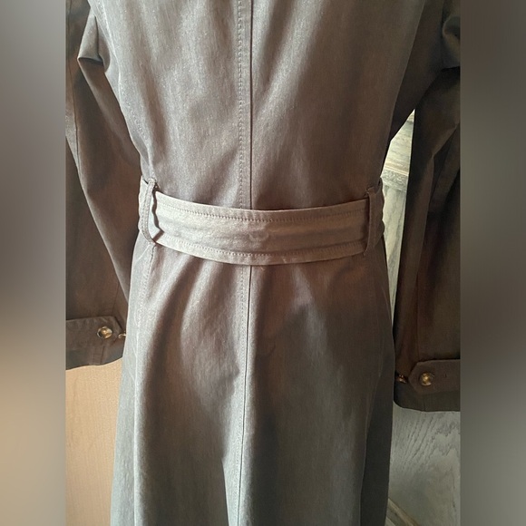 Banana Republic Belted grey trench coat size medium - Picture 9 of 10